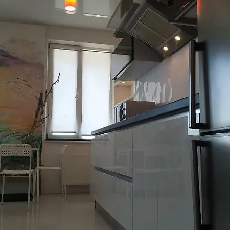 White Studio 21