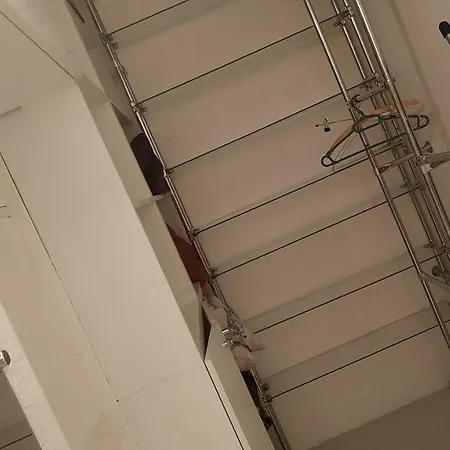 White Studio 21