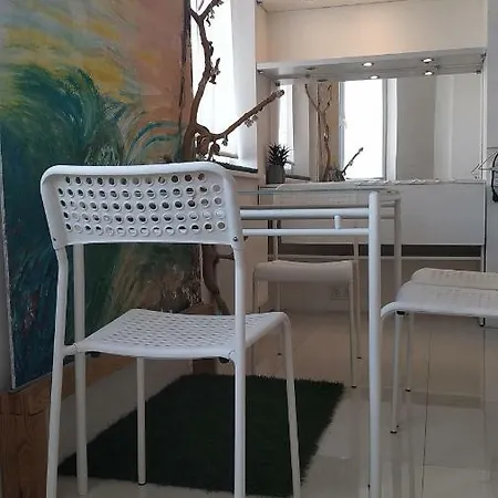 White Studio 21 Lejlighed Odessa